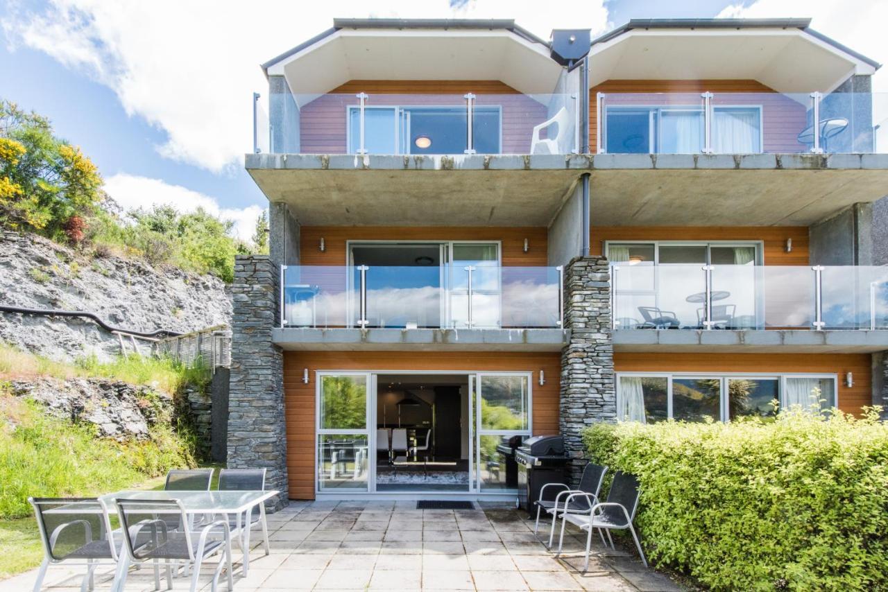 Lakeside Luxury With Spa Queenstown Exterior photo